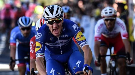 I've never seen anything for sagan specifically, but there's a wonderful article at sportscientists.com that presents actual data from professional sprints, though i don't think the data includes sagan himself. Sieger Viviani macht "nur seinen Job"- "Permanenter ...