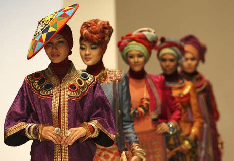 Aifw asia islamic fashion week março 2017. Indonesia's Next Act: Islamic Fashion Powerhouse - Scene ...