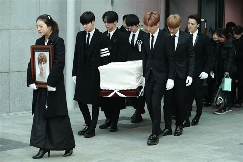Funeral De Jonghyun é Marcado Pela Presença De Estrelas Do K Pop