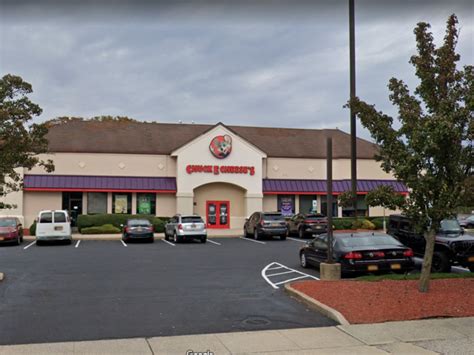 Chuck E Cheese Could Close All Restaurants Including 4 On Li