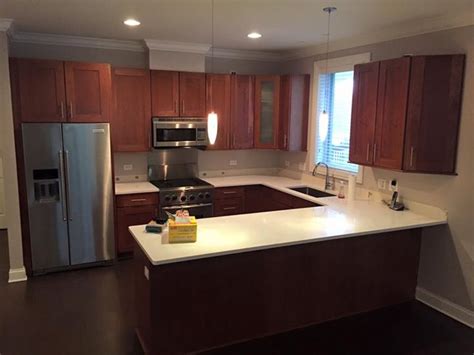 Refacing offers the most significant change. Kitchen cabinets refinishing in Chicago (Wrigleyville) | giantpainters