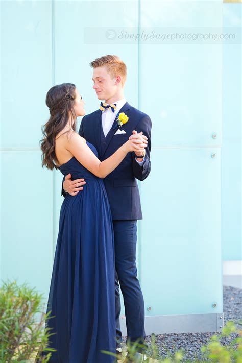 Its That Time Of Year Prom Photos Are Showing Up In Photographer Feeds All Around The Nation