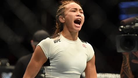 Michelle Waterson Out Points Felice Herrig For Decision