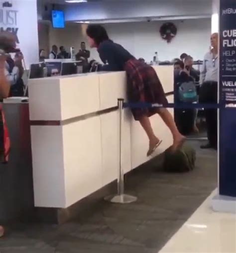 Florida Woman Freaks Out Lunges At Jetblue Employees After Missing Flight Get Me Out Of This