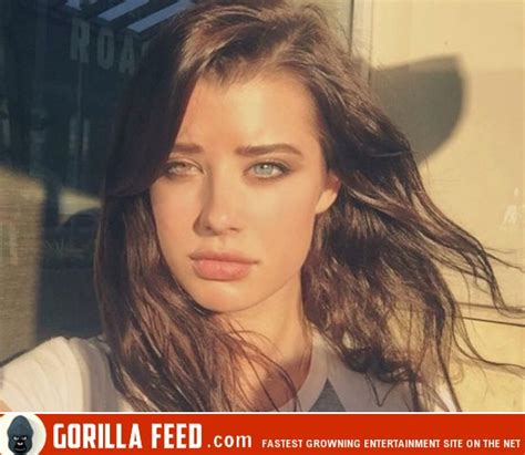 Sarah Mcdaniel Will Wow You With Her 2 Colored Eyes And Assets 18 Pictures Gorilla Feed