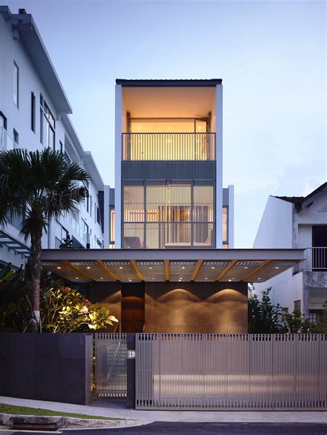 Sleek Modern Home In Singapore With Glass Bridge Over Pool