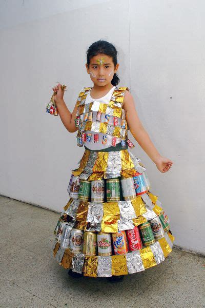 Vestido Con Latas De Gaseosa Y Cerveza Vestidos Reciclados Para Niña