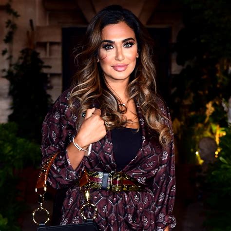 Huda Kattans Beauty Trick To Make Your False Eyelashes Last Longer Bt