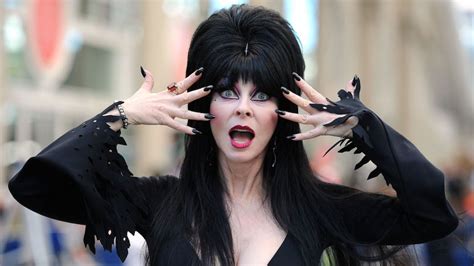 Elvira Mistress Of The Dark Is Getting A Hulu Series For Halloween
