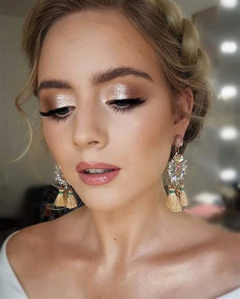 35 Beautiful Wedding Makeup Looks In 2020 With Images Wedding Eye