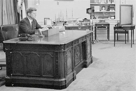 Advanced Leaf Clam Oval Office Desk History Bit Eloquent Inside