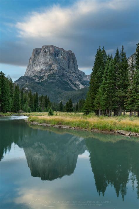 If you wish to not disclose the location you should at the very least name the state/country. Squaretop Mountain Wind River Range Wyoming - Alan Majchrowicz