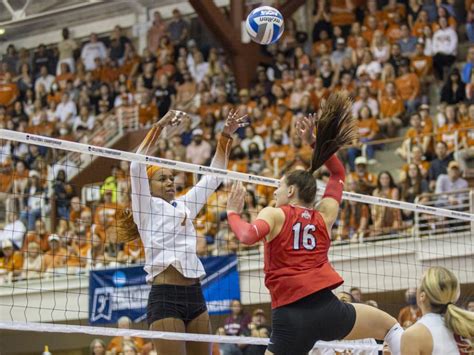 no 1 volleyball advances to final four after 4 set battle against ohio state in final home game