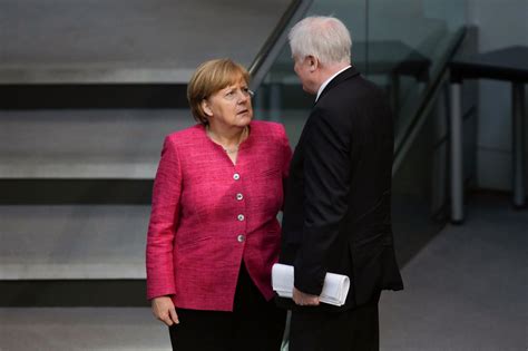 Full Strid Mellom Angela Merkel Og Innenriksministeren Om Asylpolitikken
