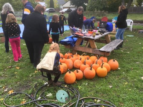 Kids Pumpkin Day At Imagine Community Garden The Niagara