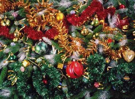 Christmas Tree Christmas Decorations Tinsel Wallpaper Hd Holidays 4k