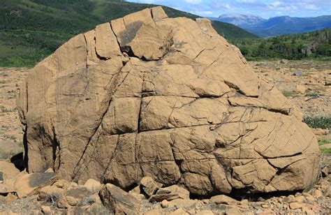 Characteristics Of Igneous Rocks Science Struck