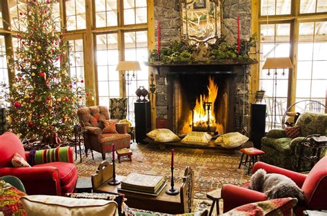 Amazing Christmas Fireplace Decor Ideas