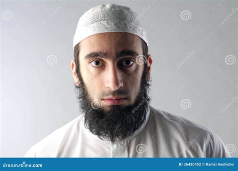 Homme Musulman Arabe Avec Le Portrait De Barbe Photographie Stock