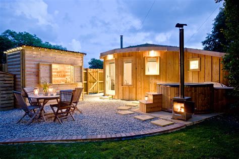 Hot Tub Glamping In Cornwall Glampsites With Jacuzzis In Cornwall