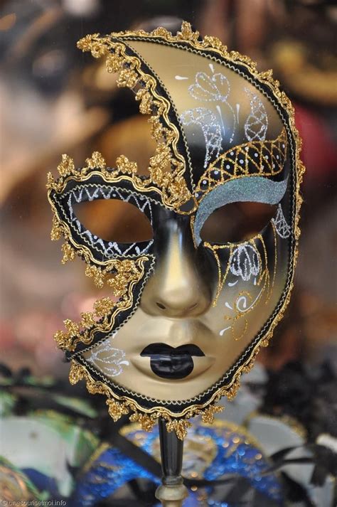 Le masque carnaval est un accessoire essentiel pour le carnaval. masque-venise-carnaval2 | Masque venise, Masque venitien ...