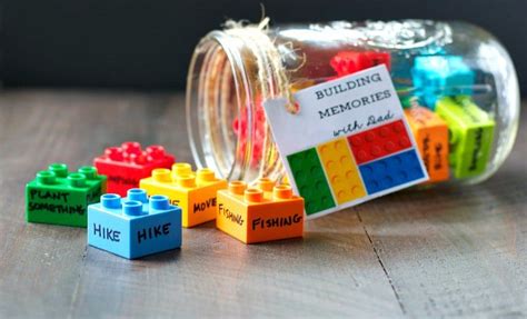 In nederland is het op zondag 20 juni 2021 weer vaderdag. Vaderdag knutselen; 33x cadeau maken voor papa met baby ...