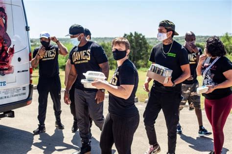 Mario thomas barrios (born may 18, 1995) is an american professional boxer who has held the wba (regular) super lightweight title since 2019. Photos: Mario Barrios Helps Feed First Responders in San ...