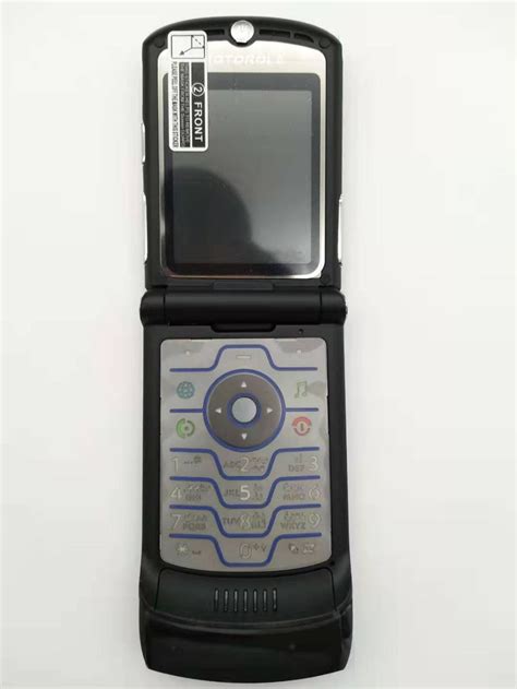 Motorola V3 Razr Flip Mobile Phone