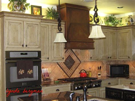 Feb 11, 2020 · pickled spruce floors, an antique farm table,. Pickled Maple Cabinets : Tutorial Painting Fake Wood ...