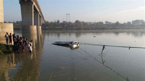 Bus Plunges Off Bridge In Western India Killing 33 And Injuring 7 Cbc News