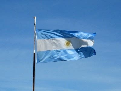 Die argentinische flagge wurde von manuel belgrano während des argentinischen unabhängigkeitskrieges geschaffen. Flagge - Argentinien.com