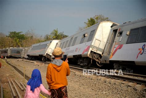 KA Argo Semeru Tergelincir Diserempet Argo Wilis Rejabar Co Id