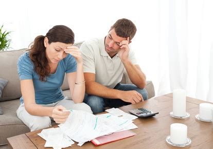 Je ne suis pas sure si je dois dire de l'argent ou d'argent dans cette proposition et pourquoi je devrais utiliser note qu'il y a des expressions toutes faites comme: Régler ses problèmes d'argent avec la voyance