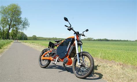 This 50 Mph 80 Kmh Erockit Electric Motorcycle Has Pedals But Why