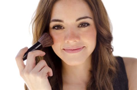how to apply blush tips to flatter your face shape the los angeles fashion