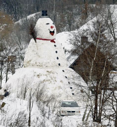 Is This The Worlds Biggest Snowman Bored Poles Build 31ft Behemoth