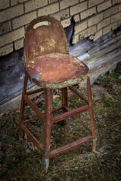 Pin By Becky Cagwin On Color Rust Rusty Junk Rusty Metal Diy Chair