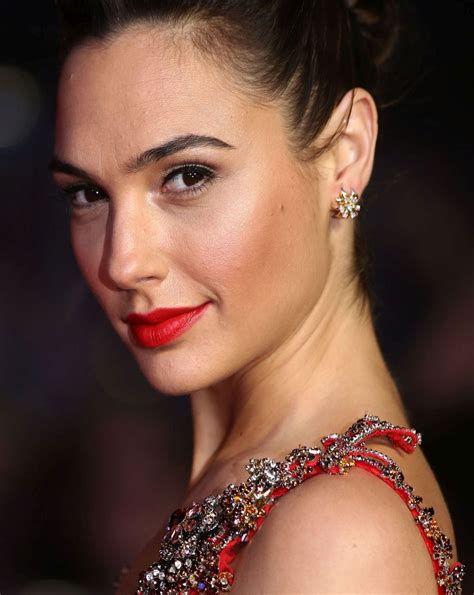 Gal Gadot Hot And Sexy Wide Screen Full Hd Wallpapers Top 10 Ranker