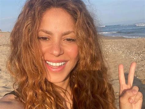 ¿nuevas Fotos De Shakira En Bikini Estaba Acompañada En Playas Mexicanas