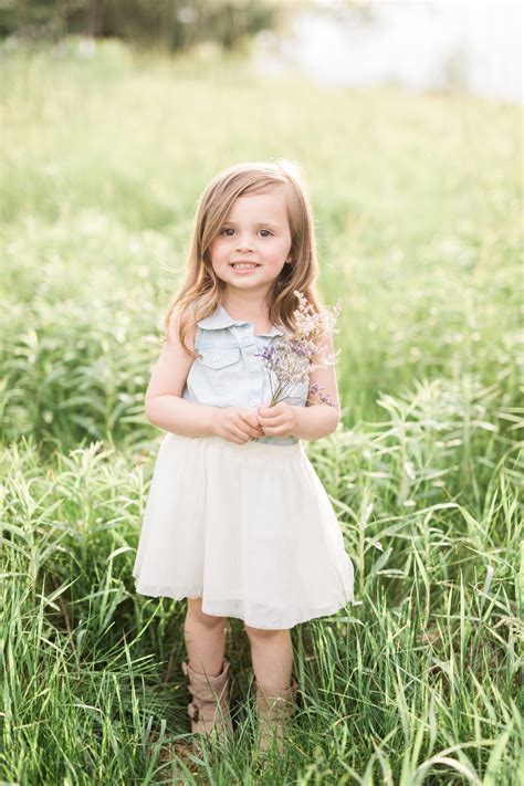 harper s outdoor 3 year session rockford michigan — laurenda marie photography