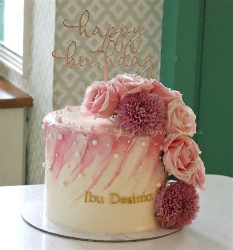 Flower Buttercream Cake 70th Birthday Cake Elegant Birthday Cakes