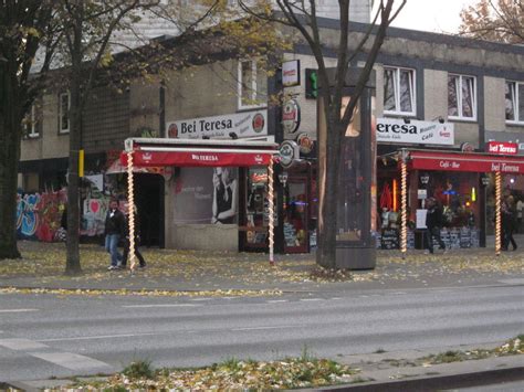 In hamburg steht ein bordell, das mit einem ausgefallenen slogan wirbt: thai bordell hamburg
