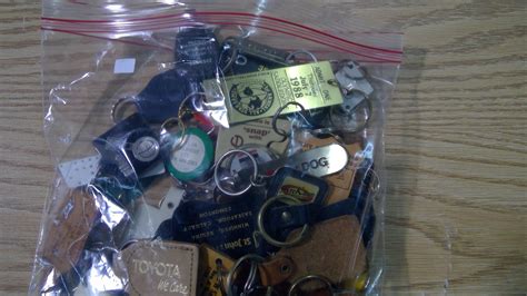 Lot Of 75 Vintage Advertising Key Chains Schmalz Auctions