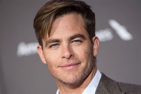 Chris Pine Is Dating The Mummy Actress Annabelle Wallis