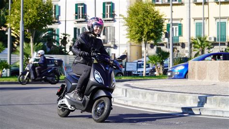 Piaggio One Active Soluzione Elettrica Per La Mobilità Star Bikers