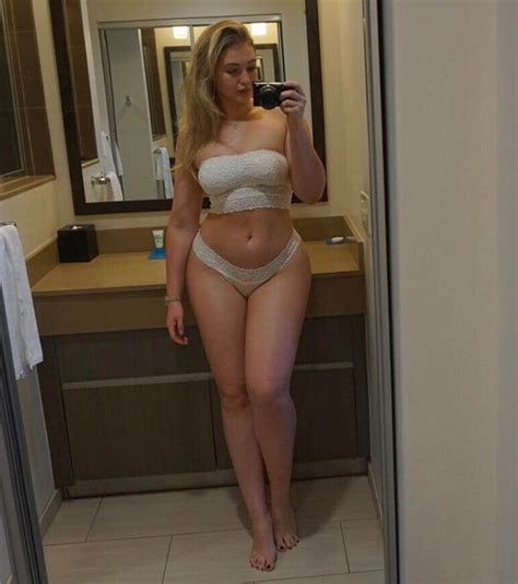 Iskra Lawrence Instagram Curves Are Beyond Comprehension Daily Star
