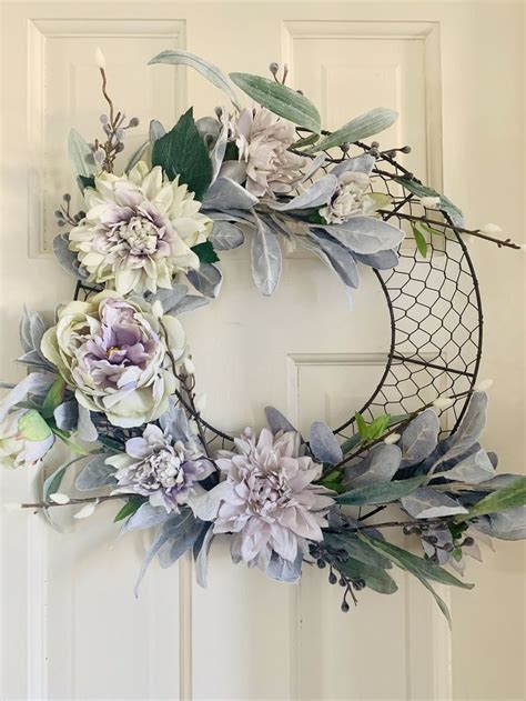 Spring Chicken Wire Wreath By 9patchlane On Etsy In 2020 Wire Wreath