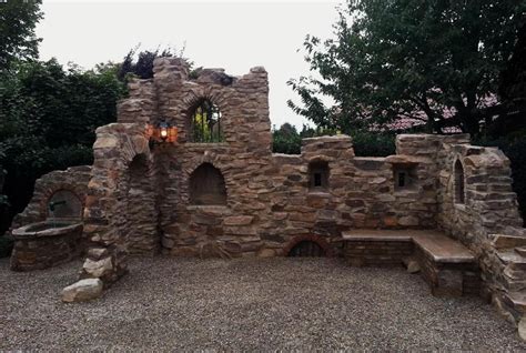 Maybe you would like to learn more about one of these? Eine Gartenmauer im Stil einer Ruine aus Sandstein ...