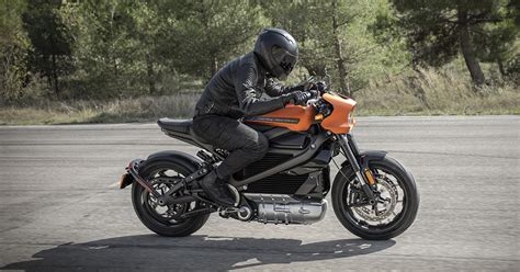 Find latest price list of harley davidson motorcycles , mei 2021 promos, read expert reviews, dealers and set an alert to not miss upcoming launches. Price Of Harley Davidson In Nepal
