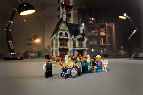 The New Lego Haunted House Set Comes With A Functional Free Falling